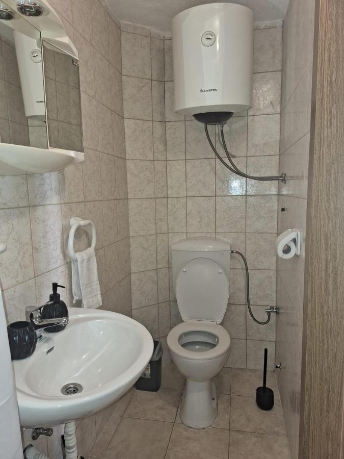 Apartment Tonka โตรกีร์ ภายนอก รูปภาพ